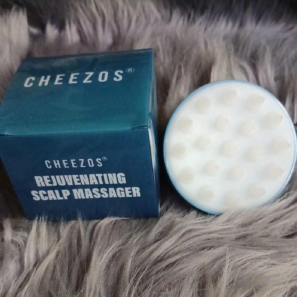Cheezos Rejuvenating Scalp Massager - Blue and White